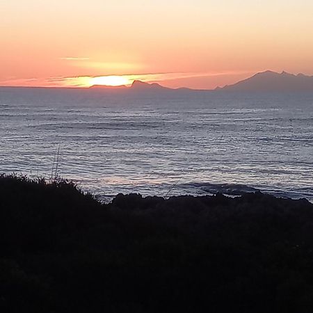 Bedrock Accommodation Gansbaai Bagian luar foto